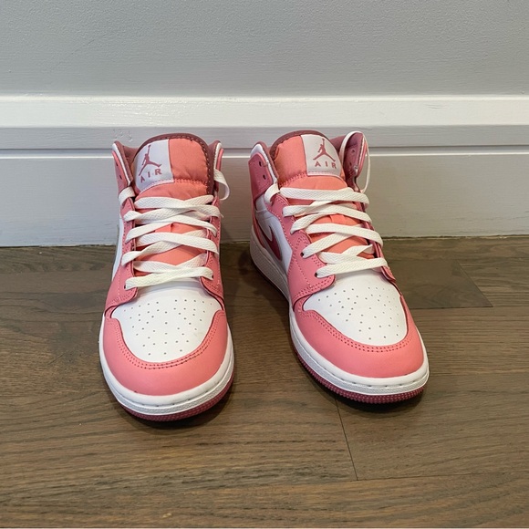 Jordan 1 pink 5Y OBO - Picture 2 of 5